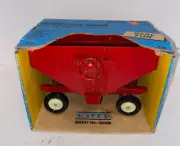 1/16 ERTL IH Gravity Wagon in BLUE BOX w/gear operated door