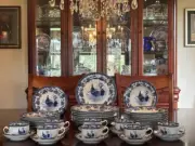 VINTAGE~WILLIAM JAMES FARMYARD BLUE ROOSTERS 40PC. EIGHT PLACE PIECE SETTING#352