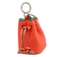在飛比找momo購物網優惠-【FENDI 芬迪】迷你水桶零錢包造型雙扣環吊飾鑰匙圈(紅)