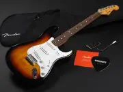 Fender Standard Stratocaster Laurel Fingerboard White Pickguard 3 Color Sunburs