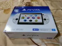 在飛比找Yahoo!奇摩拍賣優惠-ps vita 2007 盒書全 冰河白 全新未拆