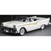 Sunstar 1:18 Scale Ford Fairlane 500 Skyliner 1957 Colonial White