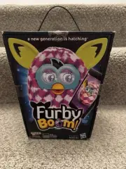 Furby boom 2013 Pink Cubes pink, purple & white fur **Never taken out of box