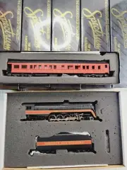 Bachmann Norfolk & Western 4-8-4 locomotive w smoke & Spectrum passenger cars HO