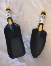 2 Piece Durable Plastic Scoop And Shovel With Measuring Scale Lightweight