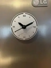 Mini Quartz Fidge or Desk Clock - Silver