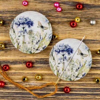 Wonderland Crafts Magnetic needle holder "wooden" FLMH-093(W)