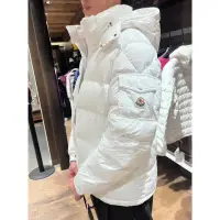 在飛比找蝦皮購物優惠-預訂、代購Moncler 經典 Maya 白色、深藍色黑、色