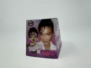 Bratz Mini x Kylie Jenner Series 2 White Met Gala Dress With Hat Set Open Box