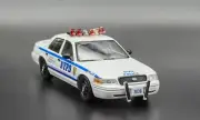 ZD Rollin 1:64 White CV CROWN VICTORIA NYPD Police Model Diecast Metal Car BN