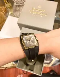 在飛比找Yahoo!奇摩拍賣優惠-專櫃正品Vivienne Westwood很有型時尚手錶 女