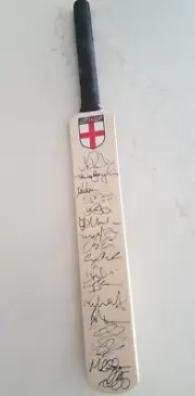 ENGLAND 2017/18 ASHES SQUAD FULLY SIGNED MINI CRICKET BAT COA ANDERSON ROOT COOK
