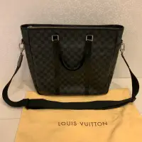 在飛比找蝦皮購物優惠-LV Louis Vuitton 棋盤格手提斜背包 男女用皆