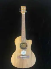 CrossRoads Tenor Elec/Acoustic Ukelele CU-300 TEC