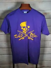 NWT Salt Life T-Shirt MEDIUM Adult Graphic Tee Purple Skull and Crossbones