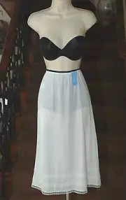 Dixie Belle A-Line 100% Nylon Adjustable Hem White Half Slip Plus Size 1X