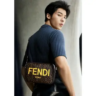 Fendi 7M0285 男款 FF相機包