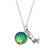 5 Pcs Trendy Time Gemstone Colorful Mermaid Scale Resin Pendant Delicate Silver Necklaces for Girl Women GREEN COLOUR
