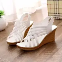 在飛比找momo購物網優惠-【Taroko】率性夏季交叉楔型羅馬涼鞋(4色可選全尺碼)