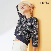 在飛比找momo購物網優惠-【Diffa】歐風典雅藍白花上衣-女