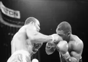 James Smith Connects With A Right Jab Against Mike Tyson 1987 Old Boxing Photo