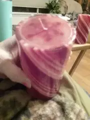 CANDLE 6" Tall Piller Candle Looks like Christmas Red & White Swirl Snowflake NE