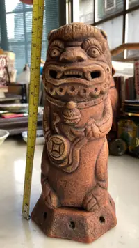 在飛比找露天拍賣優惠-高約23公分的金門風獅爺(含座) 超過20年以上 浯州陶藝 