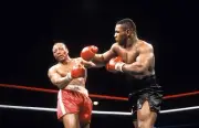 Mike Tyson Lands A Punch V James Smith Old Boxing Photo 1