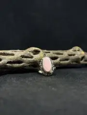 Native American Navajo pink conch shell Sterling silver ring size 7 Signed