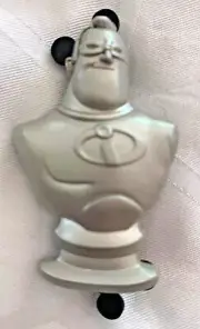 DISNEY PIN MR INCREDIBLE HEROES VS VILLAINS SCULPTED BUSTS INCREDIBLES BOB PARR