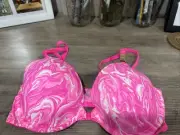 NEW! VS pink wear everywhere Tshirt Lightly Lined UnderWired bra,34C