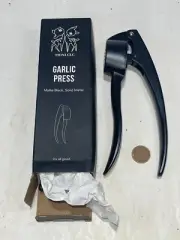 Garlic Press, One-Piece Molding, Efficiently Crush 100% Of Garlic, Durable