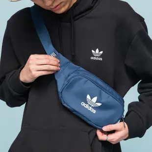 【AYW】ADIDAS ORIGINALS ESSENTIA CROSSBODY BAG 經典 海軍藍 腰包 側背包