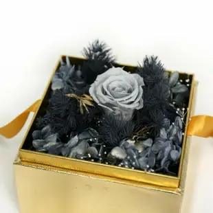 【專業農】Flower Plus永生乾燥花禮盒-莫蘭迪藍 (金盒緞帶款)