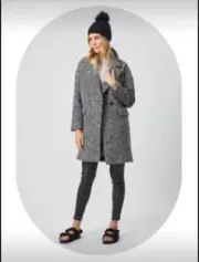 decjuba coat size small brand new with tags attached