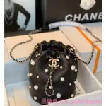 二手精品 CHANEL 黑色 羊皮 金鍊 大小 珍珠 抽繩 束口 大款 水桶包 AS2519