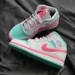 免運 AIR JORDAN 1 AJ1 MID DIGITAL PINK 南海岸草莓粉綠 555112-102正品 現貨