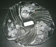 Serving PLATE 9" CHRISTMAS HOLIDAY FLAIR MIKASA MEDLEY EMBOSSED CRYSTAL GERMANY