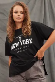 Black Graphic T-shirt New York Short Sleeve Side Split