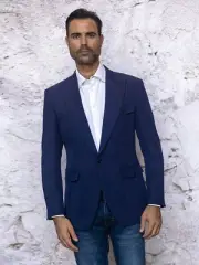 NWT SIZE XS MENS NAVY BLAZER ,TAILOR FIT, 2 SIDE VENT , Safari Patch Pockets