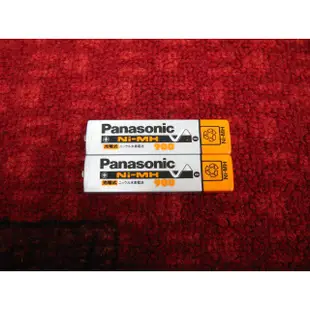 日本製，Panasonic 1.2V 900mAh 原廠口香糖電池，可用在CD、MD隨身聽，兩顆電池+充電器特價