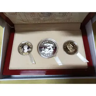 台銀 一0一年壬辰龍年生肖紀念套幣*紙盒外殼略有黃斑