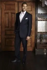 Vermont Black Peak Lapel Tuxedo 1-Button Front with Matching Pants Modern Fit