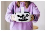 FNAF Foxy Vinyl Decal Sticker Skin for Oculus Quest VR Headset - BLACK