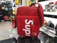 在飛比找Yahoo!奇摩拍賣優惠-㊣東區正精品㊣ LV Supreme 聯名 全新紅色 EPI