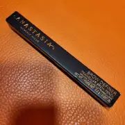 Anastasia Beverly Hills Brow Definer Triangular Medium Brown Retractable Pencil