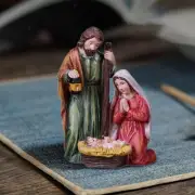 Nativity Scene Figurine Joseph, Mary, Jesus with Manger Fireplace Crafts Cabinet