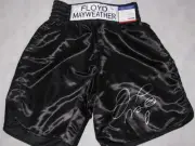 FLOYD 'MONEY' MAYWEATHER Hand Signed Trunks Shorts + PSA COA "BUY GENUINE'
