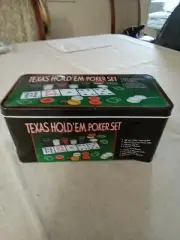 Texas Hold em Poker Set. New Slightly Damaged Box!