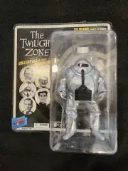 Twilight Zone Series 5 THE INVADER SDCC Exclusive 510/1704 Action Figure MOC!!